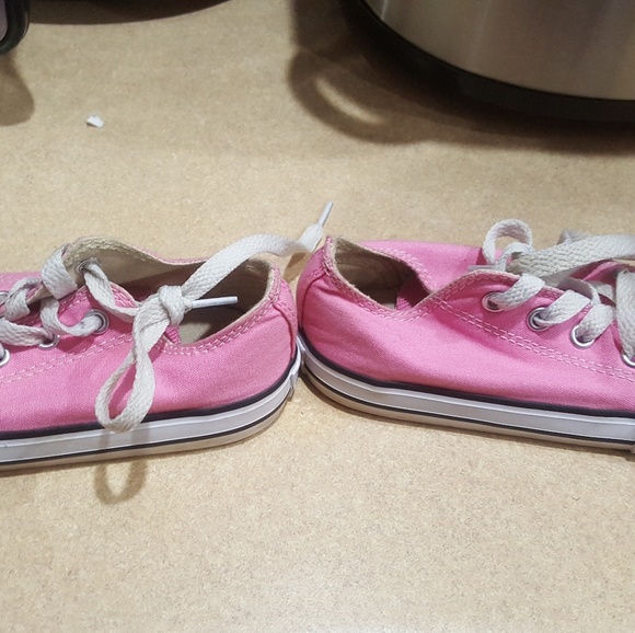 Pink Converse - Picture 3 of 4